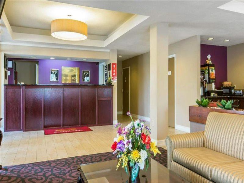 Royal Palms Inn Stockbridge Bagian luar foto