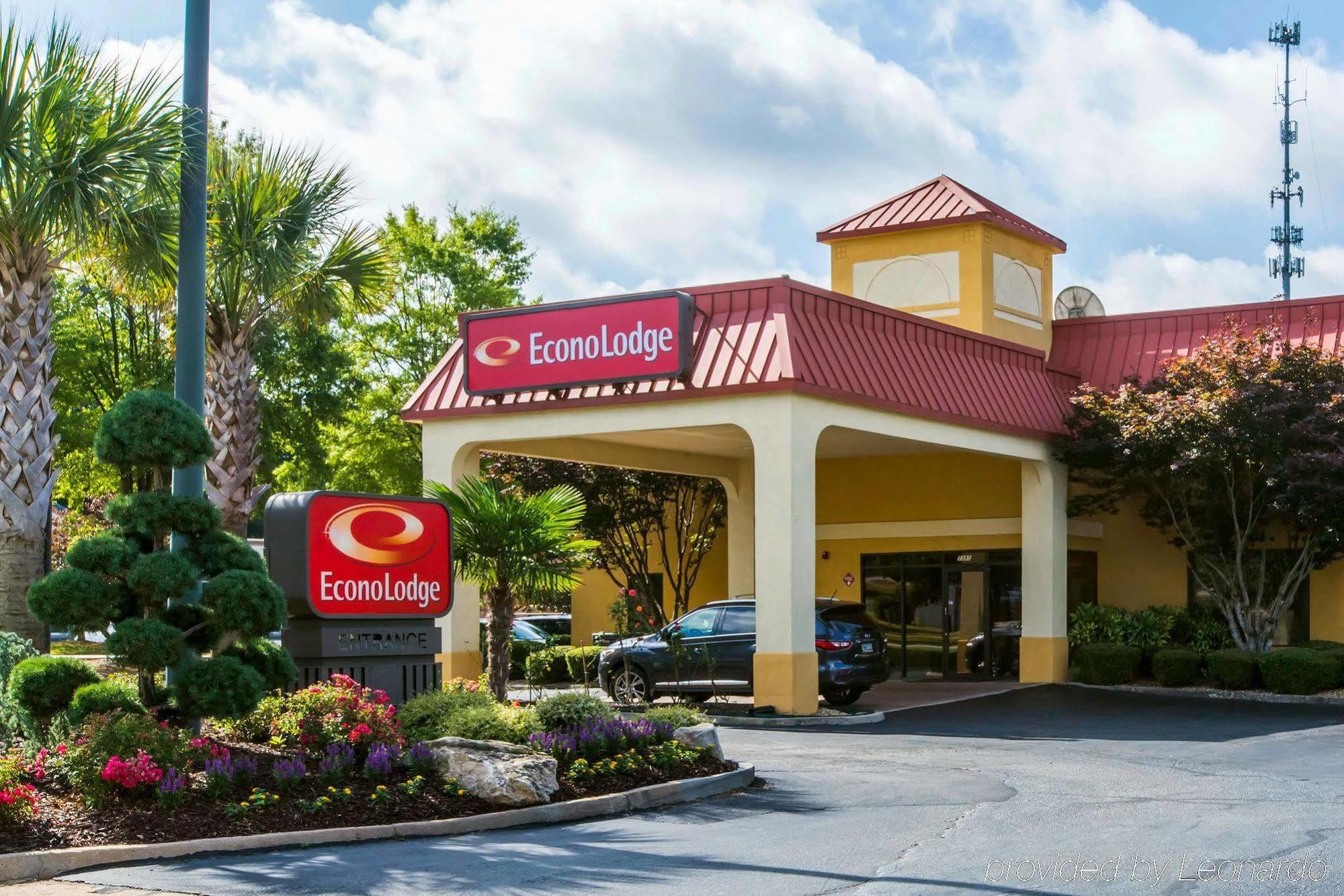 Royal Palms Inn Stockbridge Bagian luar foto
